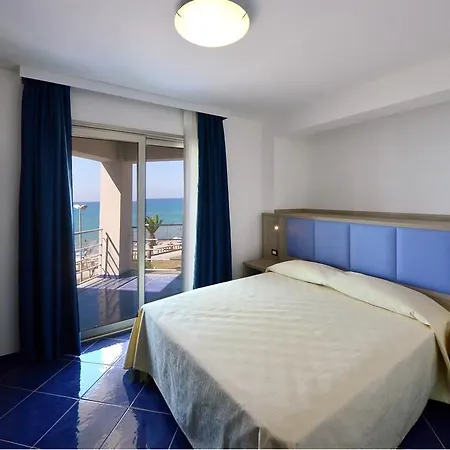 Astro 4* Cefalu