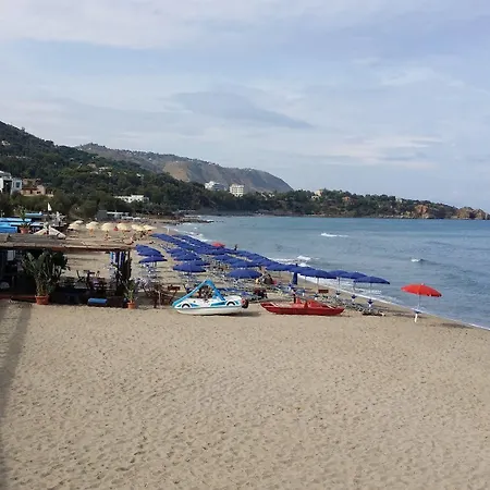 Astro 4* Cefalu