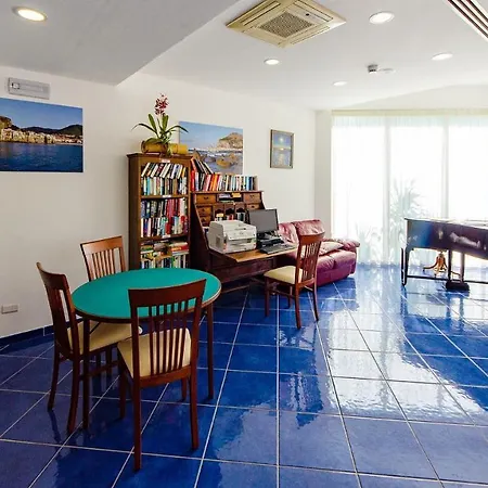 Astro Hotel 4*