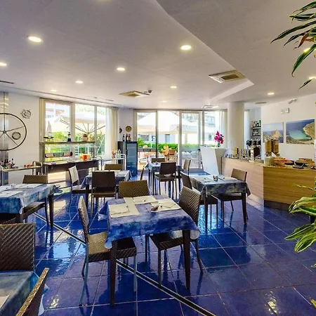 Hotel Astro 4*
