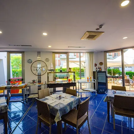 Hotel Astro 4*
