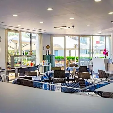 Astro 4* Cefalù