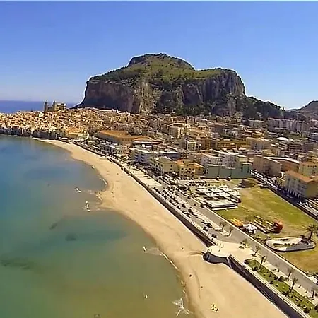 Astro 4* Cefalù